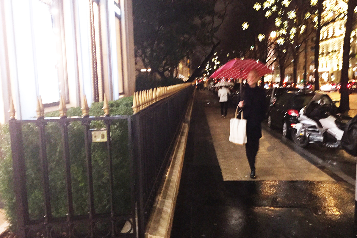 Paris, Always Amazing Louis Vuitton Avenue Montaigne Crédit Photo:  @comitemontaigne Follow us on IG:…